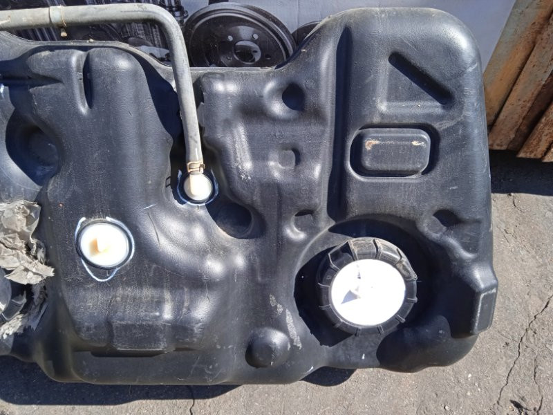 Бак топливный пластик Nissan Qashqai J10 2.0 БЕНЗИН MR20DE 2006 (б/у) Київ - зображення 3