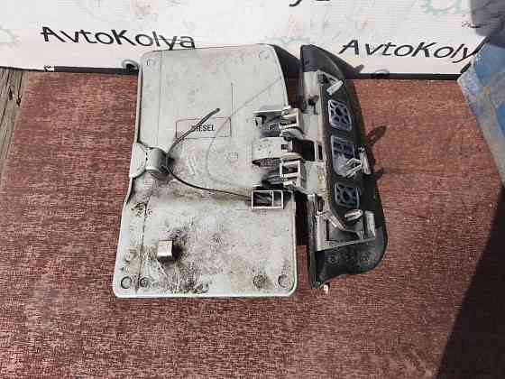 Лючок бензобака Opel Vivaro 2001-2013 (8200030800) Ковель