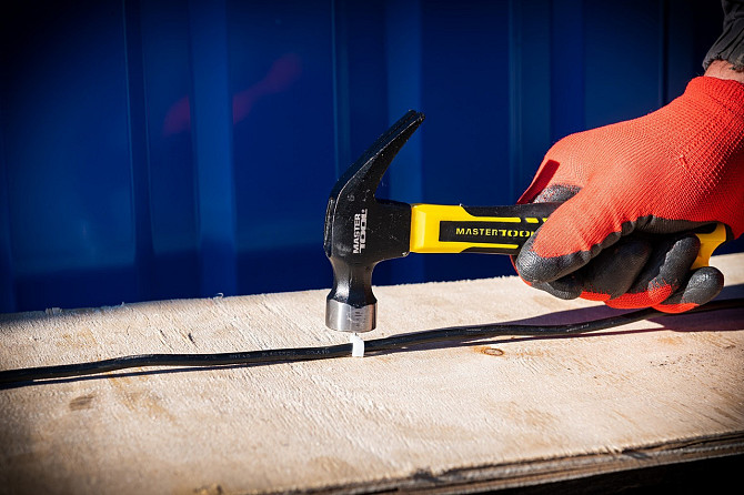 Молоток столярный MASTERTOOL 225 г HRC 50 рукоятка фиберглассовая 160 мм 02-0706 Харків - зображення 3