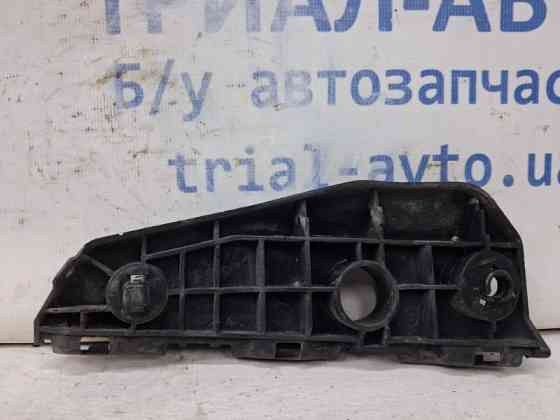 Кронштейн бампера передний правый Toyota Auris 2006-2012 5253602040 (Арт. 64174) Київ