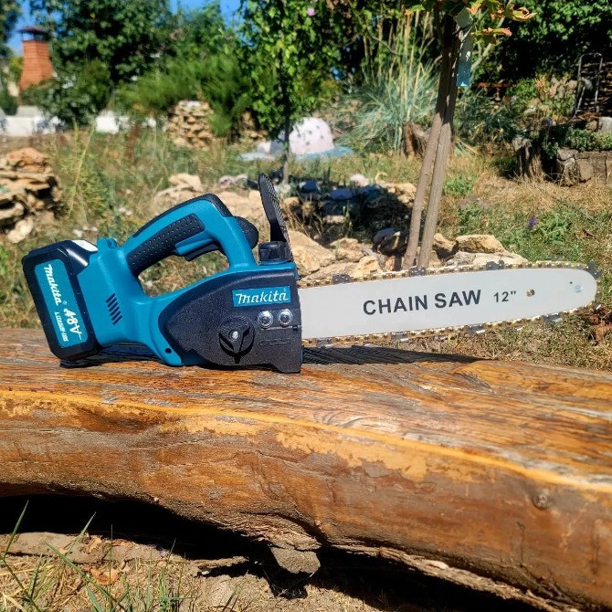 Акумуляторна ланцюгова пилка Makita 48V з масляним баком шина 30см на 2 акумулятори Одесса - изображение 4