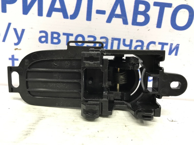 Ручка двери внутренняя правая Nissan Tiida C11 1.6 БЕНЗИН HR16 2004 (б/у) Киев - изображение 3