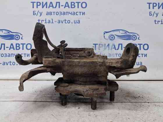 Кулак поворотный правый со ступицей Mitsubishi Pajero Wagon 3 3.2 ДИЗЕЛЬ 4M41 1999 (б/у) Київ