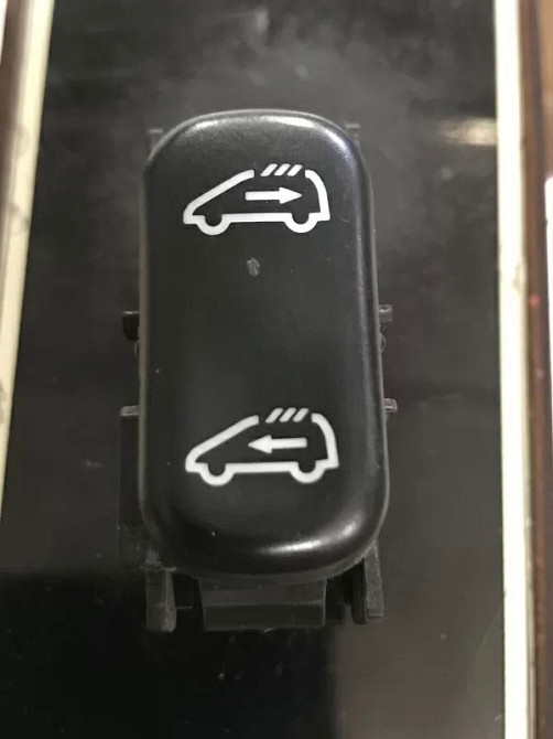 Бу кнопка управления люком Mercedes W168, 1688202910, A1688202910 Кропивницкий - изображение 1