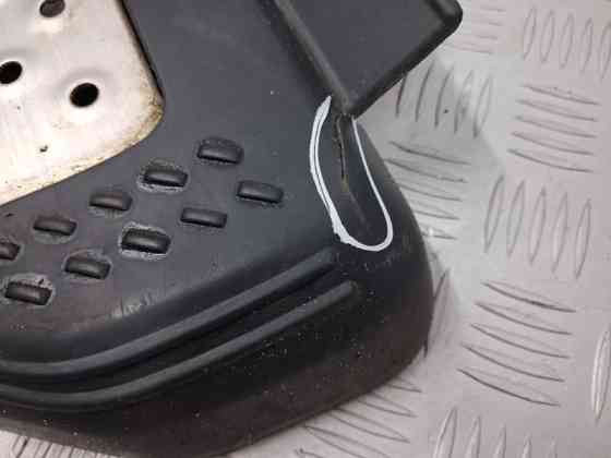 Подножка Mitsubishi Pajero Wagon 3 3.2 ДИЗЕЛЬ 4M41 1999 прав. (б/у) Киев