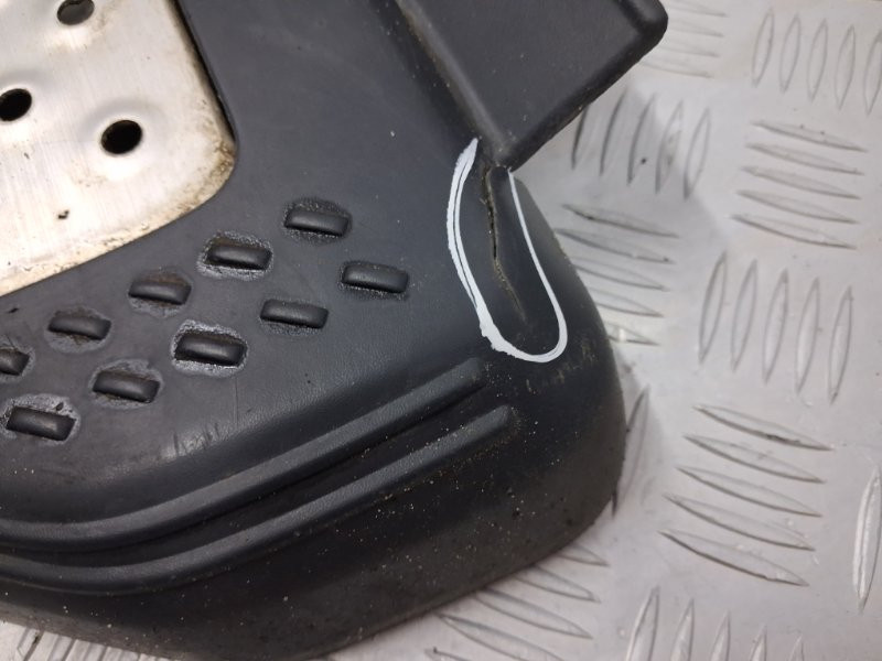 Подножка Mitsubishi Pajero Wagon 3 3.2 ДИЗЕЛЬ 4M41 1999 прав. (б/у) Киев - изображение 4