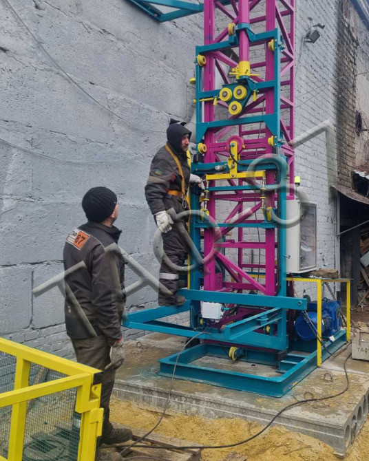 Щогловий будівельний підйомник ТАФ-ЛІФТ, власне виробництво, доставка та монтаж Харків - зображення 1