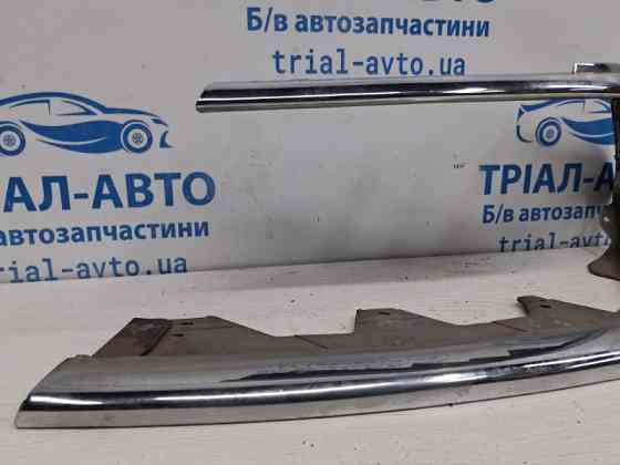 Накладка Mitsubishi Pajero Sport K9 3.0 БЕНЗИН 6G72 1996 лев. (б/у) Киев