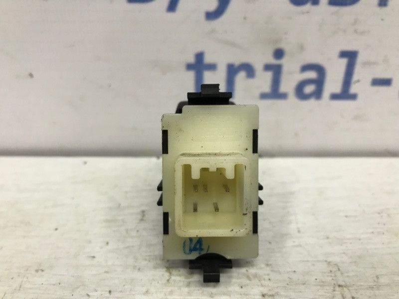 Кнопка стеклоподъемника Toyota Avensis T25 1.8 БЕНЗИН 1ZZFE 2002 (б/у) Киев - изображение 3