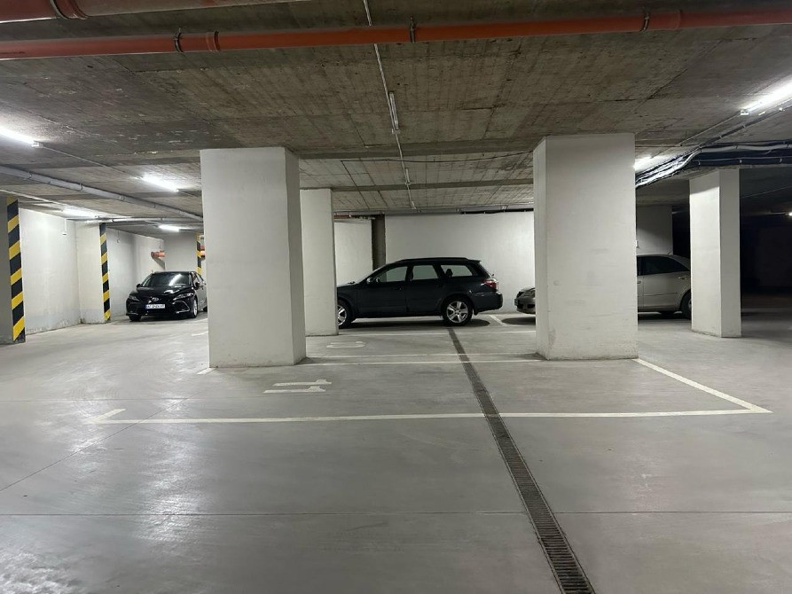 Паркомісце в центрі міста, вул. Богунська,1 . Будинок ВД груп Івано-Франківськ - зображення 2