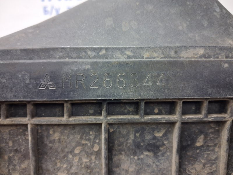 Корпус воздушного фильтра Mitsubishi Pajero Sport K9 3.0 БЕНЗИН 6G72 1996 (б/у) Киев - изображение 6