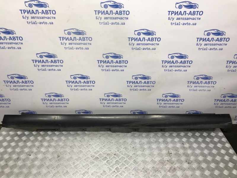 Накладка порога внешняя правая Toyota Avensis T25 1.8 БЕНЗИН 1ZZFE 2002 (б/у) Киев - изображение 1