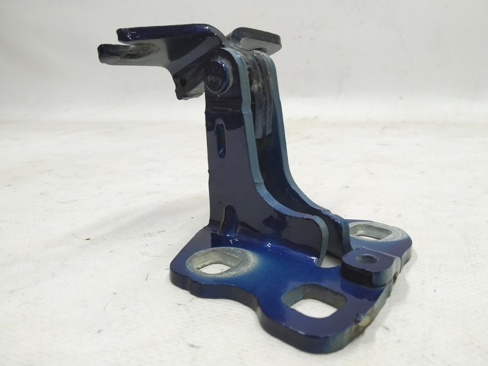 Петля двери передней левой нижняя PPSB Tesla model 3 1101037-00-F Киев - изображение 1