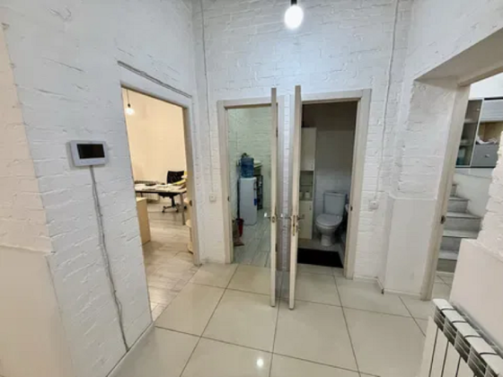 Контрактова пл метро,вул Кожум'яцька 12В, офіс 119м Київ