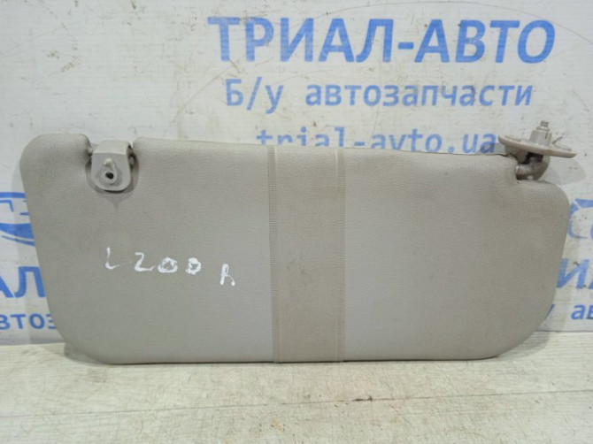 Козырек солнцезащитный правый Mitsubishi L200 KB 2.5 ДИЗЕЛЬ 4D56U 2006 (б/у) Київ - зображення 1