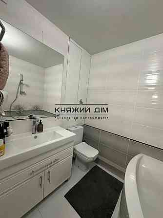 3-кімнатна квартира 81 м#178; , Осокорки ,Чавдар, 28 ,Вид на озеро.ЖК Молодіжний квартал Киев