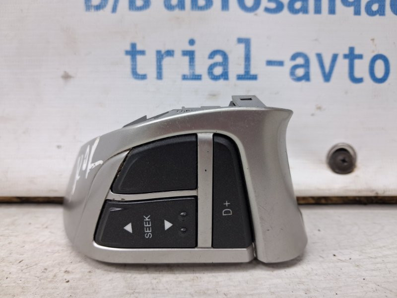 Кнопки руля SsangYong Korando C200 2.0 DIESEL D20DT 2010 (б/у) Киев - изображение 1