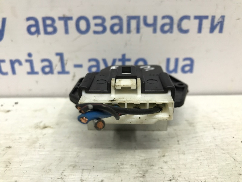 Резистор печки Mitsubishi Pajero Wagon 3 3.2 ДИЗЕЛЬ 4M41 1999 (б/у) Київ - зображення 2