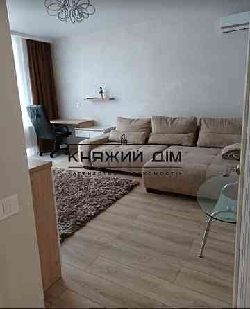 Продаж 2-х к. квартири м. Лівобережна. № 21146848 Киев