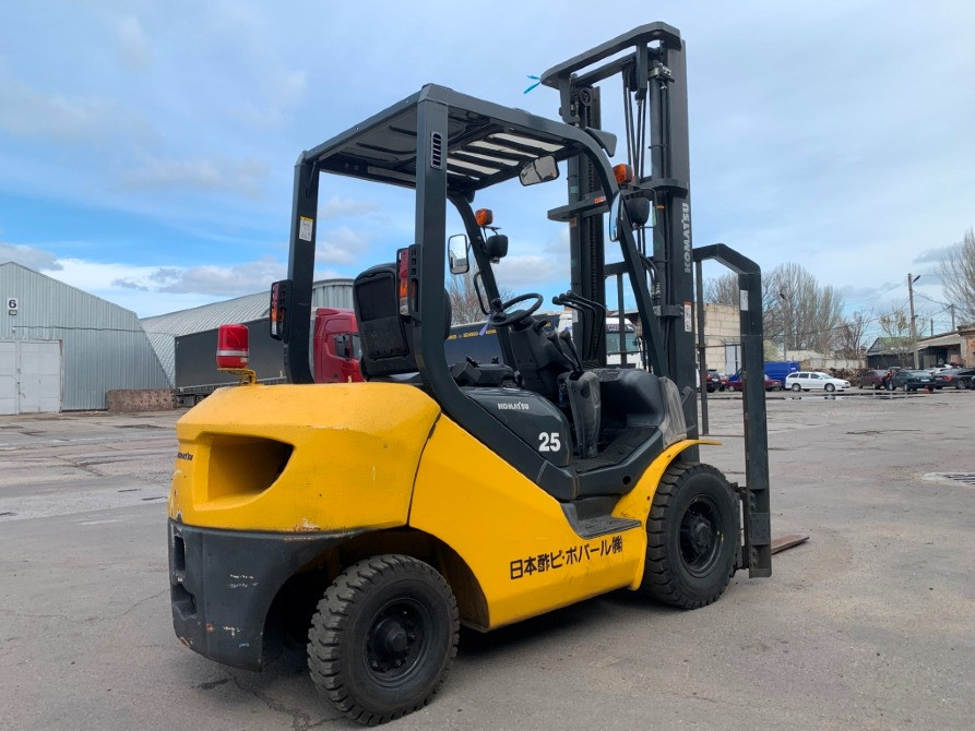Вилочный автопогрузчик Komatsu, с боковым смещением и мачтой 4.5 метра. Винница - изображение 4