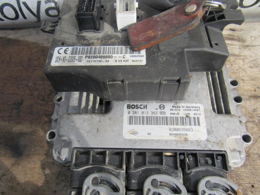 Блок управления двигателем Opel Vivaro 2.5 DCI 2007-2010 (0281013363) Ковель - изображение 1