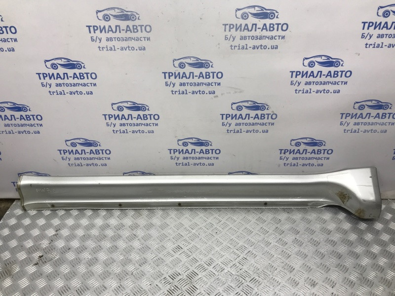 Накладка порога внешняя левая Mitsubishi Pajero Wagon 3 3.2 ДИЗЕЛЬ 4M41 1999 (б/у) Киев - изображение 1