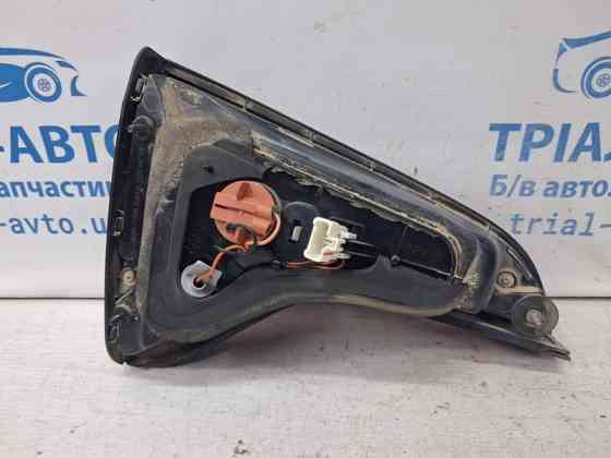 Фонарь задний внутренний правый Kia Sorento XM 2.4 БЕНЗИН G4KJ 2009 (б/у) Киев