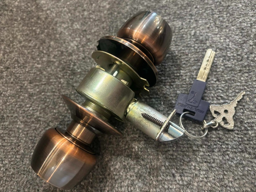 Ручка-засувка кнобсет Yale 3 дверна кноб-защелка замок циліндр Mul-T-Lock Classic Киев - изображение 1