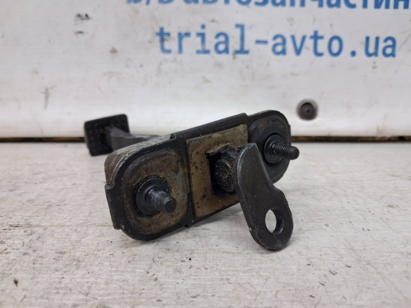 Ограничитель двери задний левый Hyundai IX35 LM 1.7 DIESEL D4FD 2009 (б/у) Киев - изображение 2