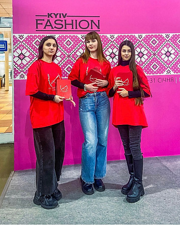 Рекламне агентство Київ | Промоутери, роздача листівок, хостес