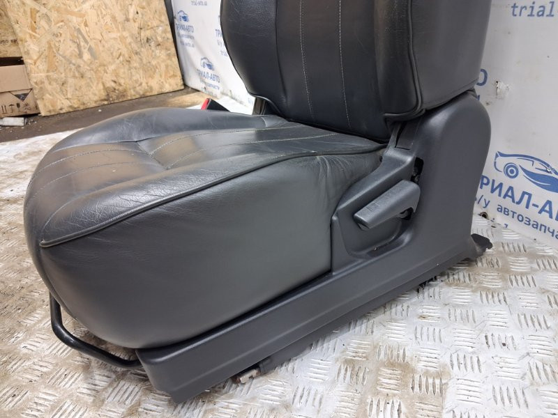 Сиденье переднее левое Mitsubishi Pajero Wagon 3 3.2 ДИЗЕЛЬ 4M41 1999 (б/у) Киев - изображение 4
