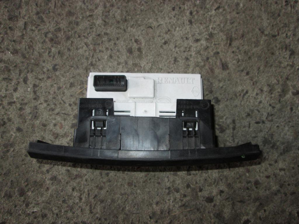 Бортовой компьютер (дисплей, табло, часы) Opel Vivaro 2001-2014 Ковель - изображение 2