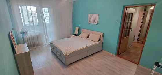Продам 1 к.кв. Киев ул.Драгоманова 8Б площ 43кв.м. 64400 $ Київ