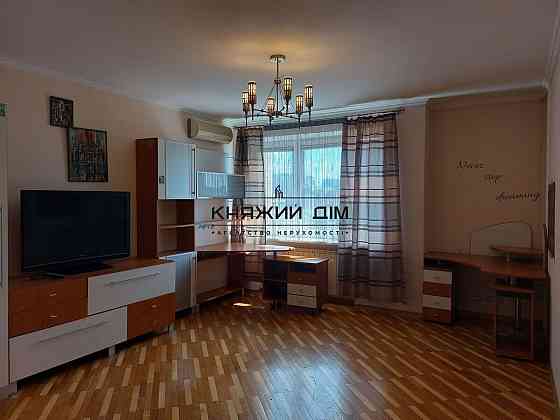 Оренда 3-кімнатної роздільної квартири, метро Олімпійська, Палац Україна. № 11203592 Киев