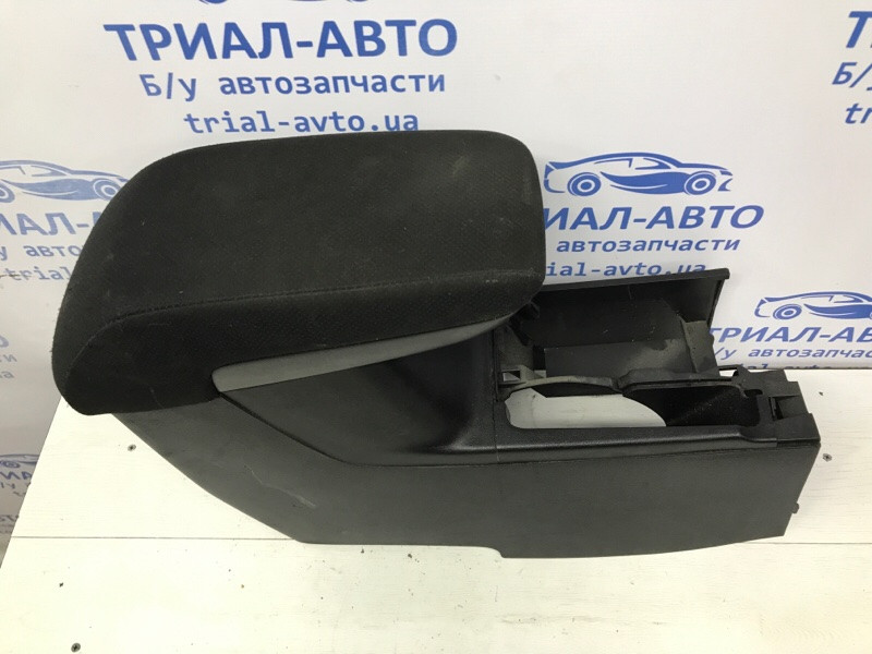 Подлокотник Mitsubishi Outlander CU 2.4 БЕНЗИН 4G69 2003 (б/у) Київ - зображення 2