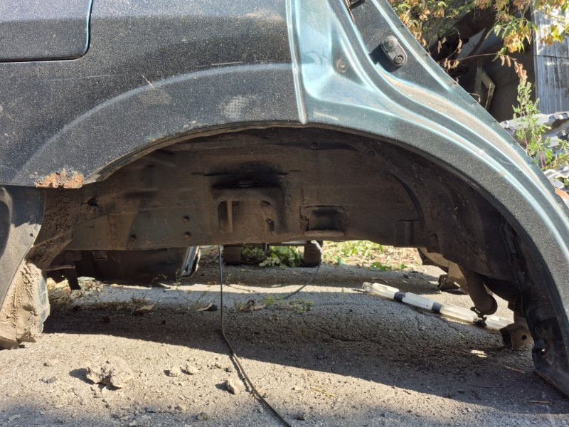 Четверть автомобиля задняя правая Mitsubishi Pajero Wagon 3 3.2 ДИЗЕЛЬ 4M41 1999 (б/у) Київ - зображення 5