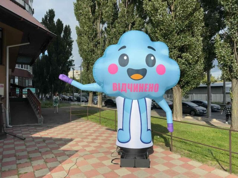 Наружная реклама человек надувной 3D копии товаров, персонажей, животных 3.4 м Київ - зображення 6