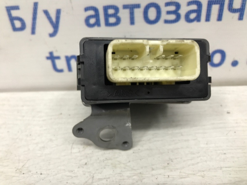 Блок управления дверьми Toyota Avensis T27 1.8 БЕНЗИН 2ZRFAE 2009 (б/у) Киев - изображение 2