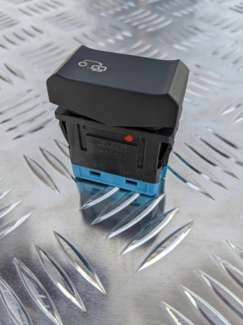 1832327 Кнопка шторка люка DAF XF 106 Euro 6 Львов - изображение 5