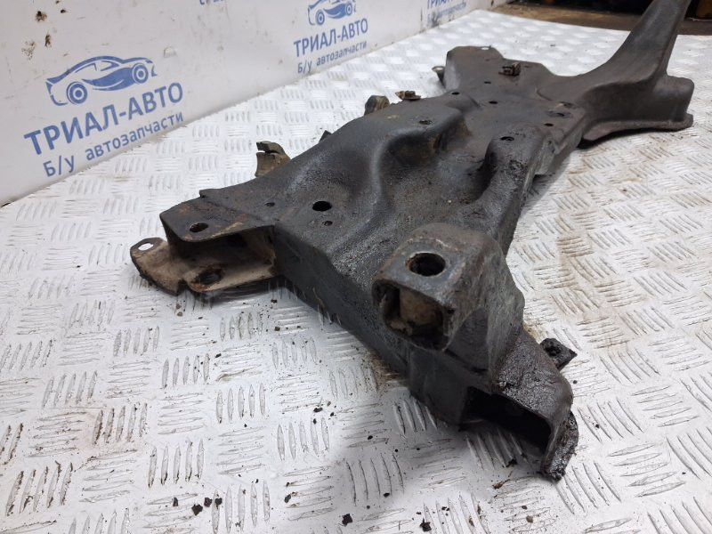 Балка передней подвески Mitsubishi Outlander CU 2.4 БЕНЗИН 4G69 2003 (б/у) Київ - зображення 4