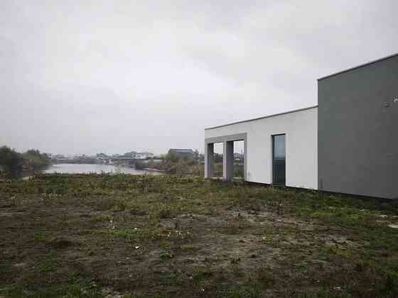 Продам будинок КМ “Міжріччя” на берегу озера. Вышгород