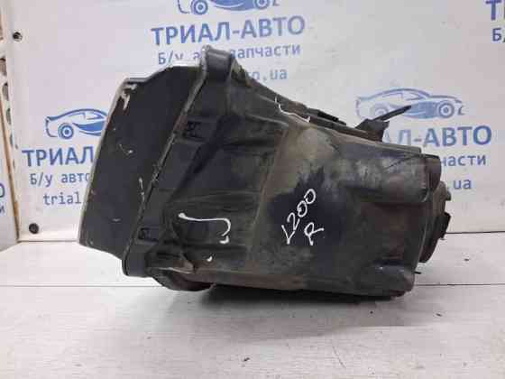 Фара правая галоген Mitsubishi L200 KB 2.5 DIESEL 4D56 2006 (б/у) Київ