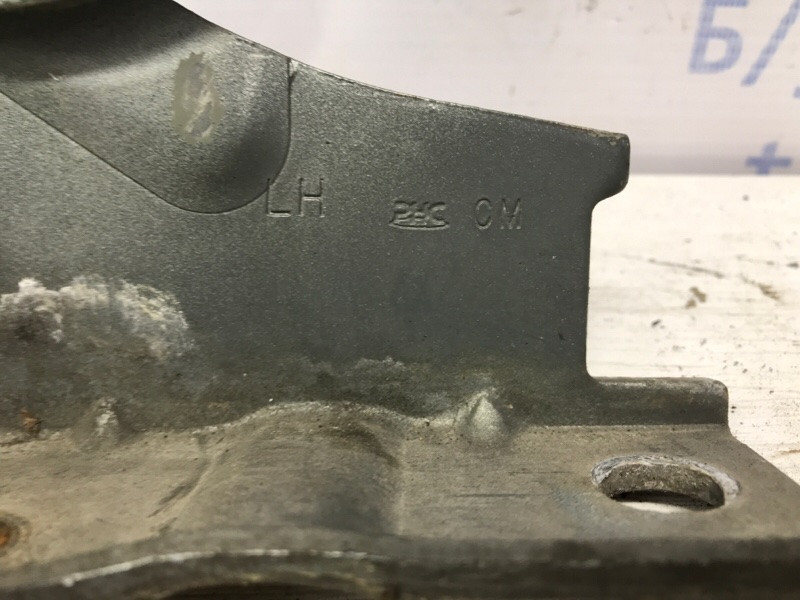 Петля капота левая Hyundai Santa fe CM 2.7 БЕНЗИН G6EA 2005 (б/у) Київ - зображення 4