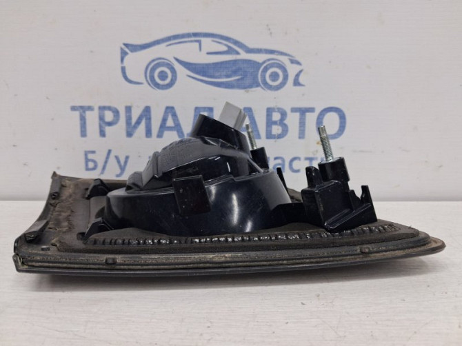 Фонарь задний внутренний правый Mazda 3 BK 1.6 БЕНЗИН Z6 2003 (б/у) Киев - изображение 4