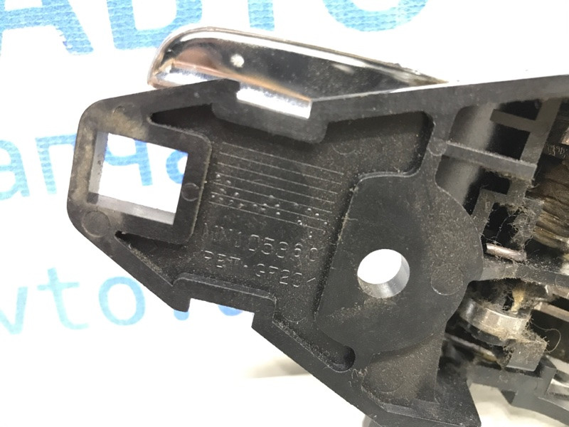 Ручка двери внутренняя правая Mitsubishi L200 KB 2.5 ДИЗЕЛЬ 4D56U 2006 (б/у) Київ - зображення 4