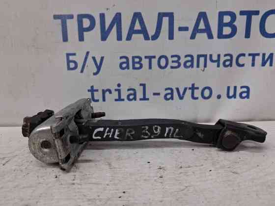Ограничитель двери передний левый Jeep Cherokee 2013-2019 68103030AA (Арт. 78082) Київ