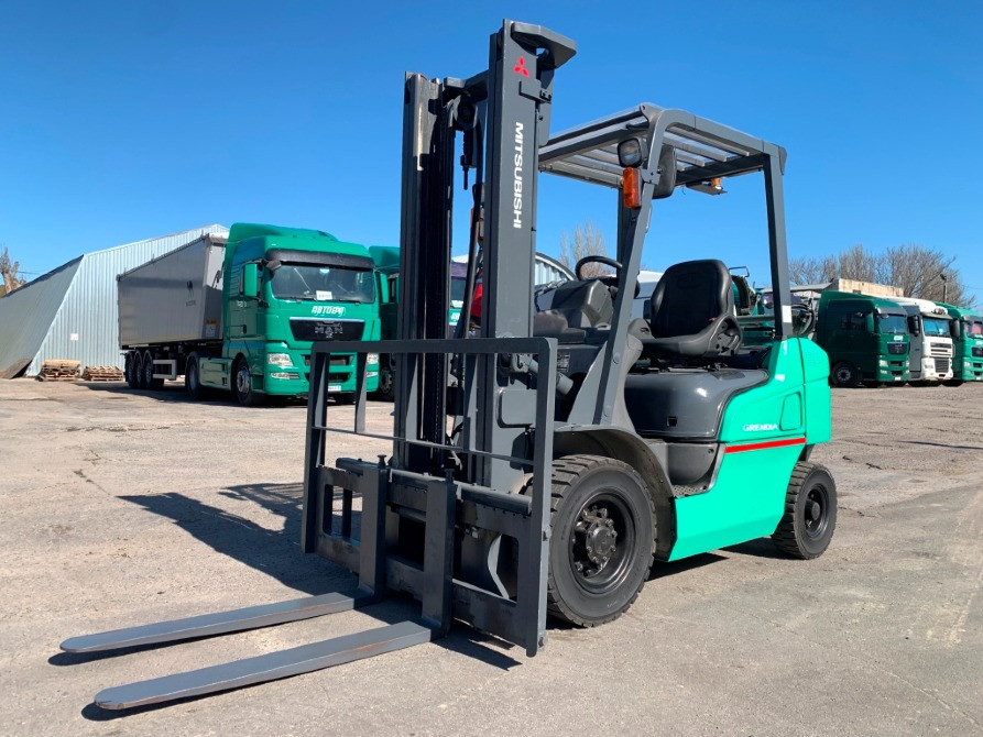 Вилочный автопогрузчик Mitsubishi, с печкой и боковым смещением. Модель: FGE20T. Полтава - изображение 2