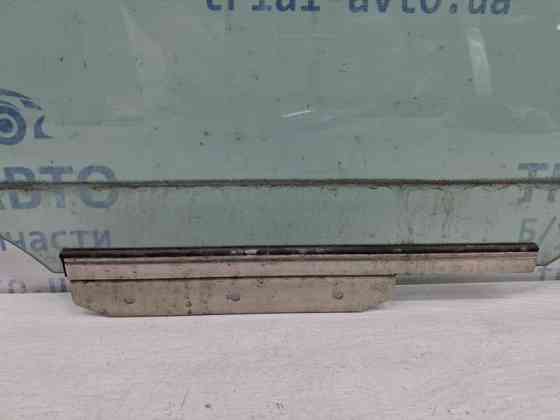 Стекло двери заднее правое Toyota Auris E150 1.6 БЕНЗИН 1ZRFAE 2006 (б/у) Київ
