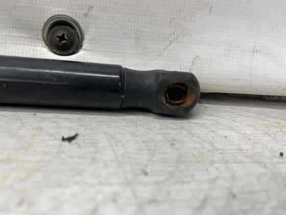 Амортизатор крышки багажника Hyundai I30 2011-2017 81780A6000 (Арт. 70400) Київ