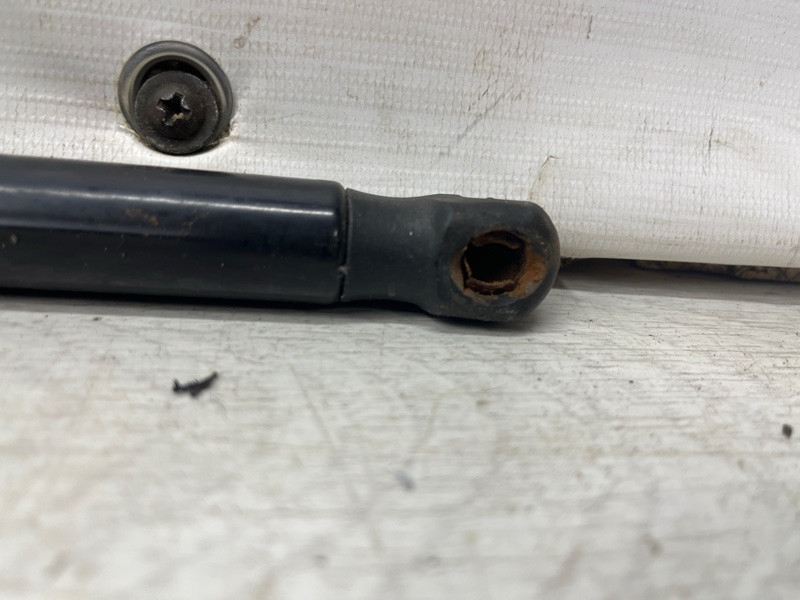 Амортизатор крышки багажника Hyundai I30 GD 1.6 DIESEL D4FB 2011 (б/у) Київ - зображення 2